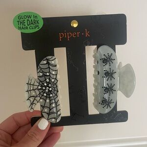 Piper K Set Of 2 Glow In The Dark Halloween Claw Hair Clips